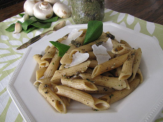 Post image for Spinch & Mushroom Pesto Sauce With Penne