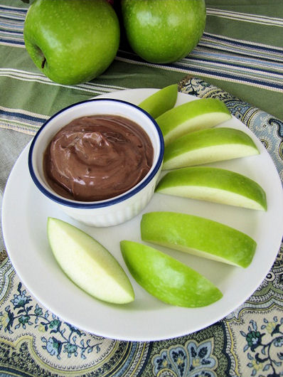 Post image for Dipping Into Spring Break {Nutella Greek Yogurt Dip}